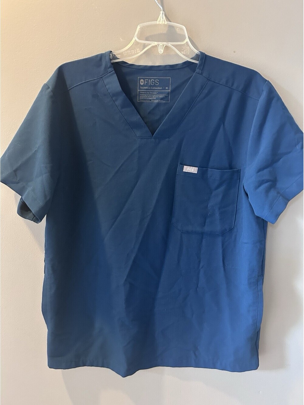 FIGS Technical Collection Women’s Medium TEAL Scrub Top Pockets Healthcare